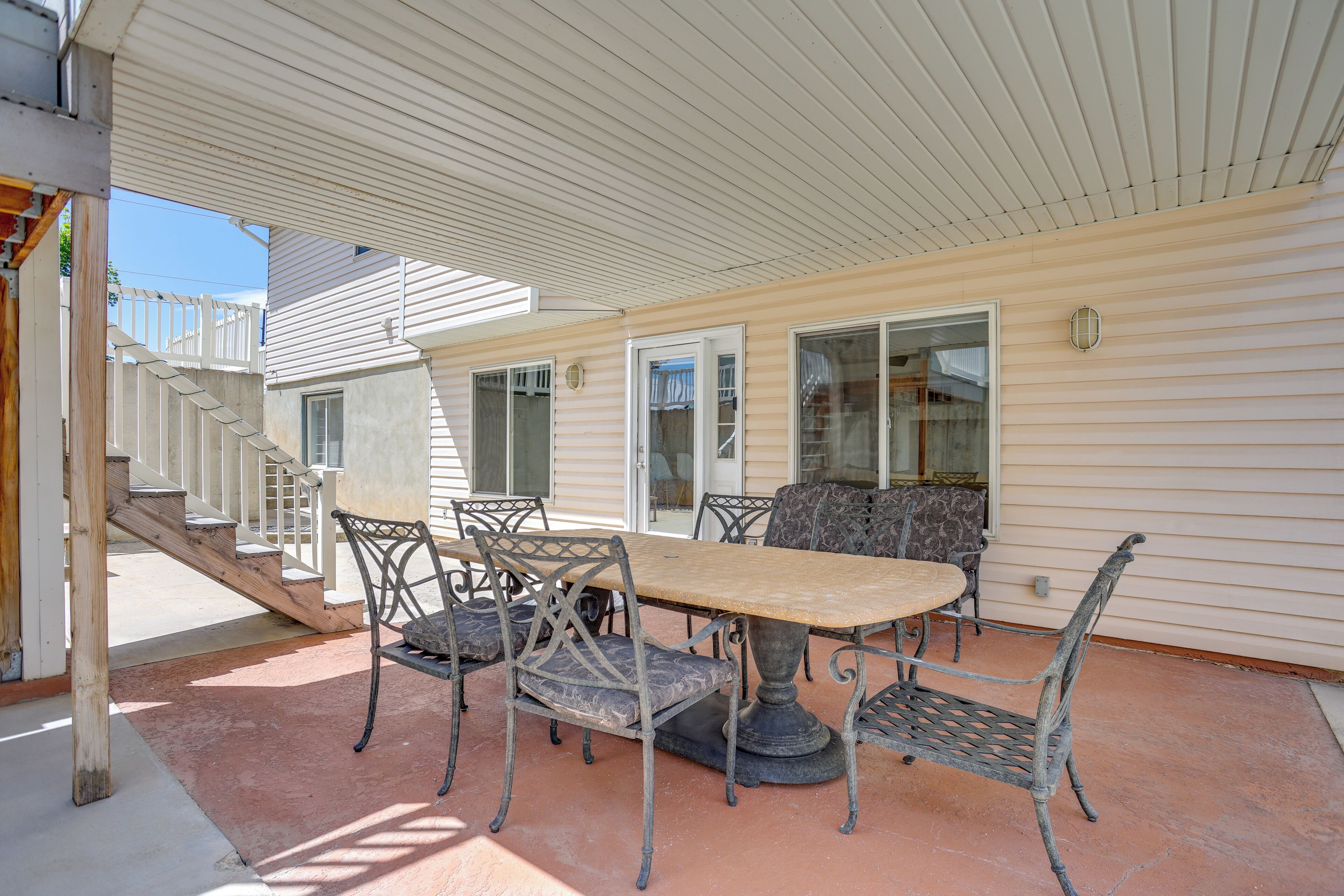 Apartment (2 Bedrooms) | Front of property