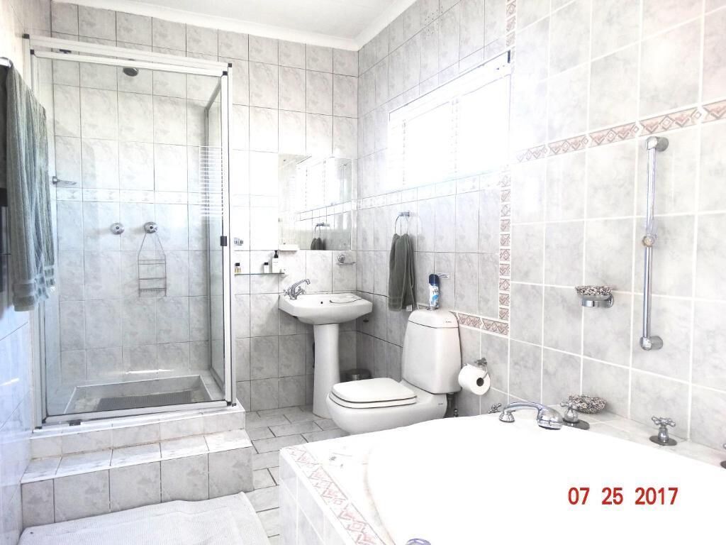 Deluxe-Doppel- oder -Zweibettzimmer, Balkon, Stadtblick | Badezimmer