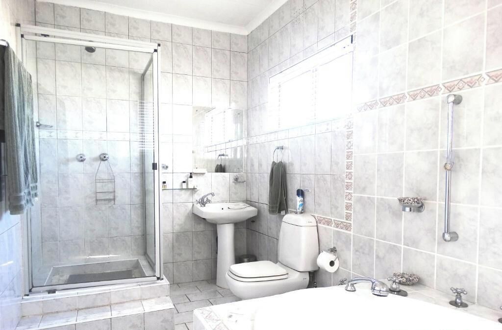 Deluxe-Doppel- oder -Zweibettzimmer, Balkon, Stadtblick | Badezimmer