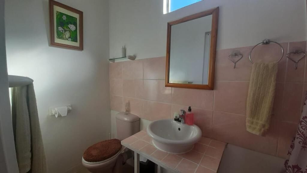 Kamar Double Basic, patio, pemandangan halaman | Kamar mandi