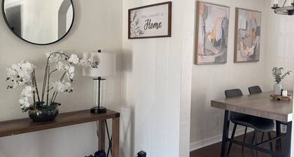 2-bedroom cozy house in adorable Lakeland