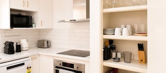 Mt Gravatt Affordable 4 BR Family Home | Sleep 8