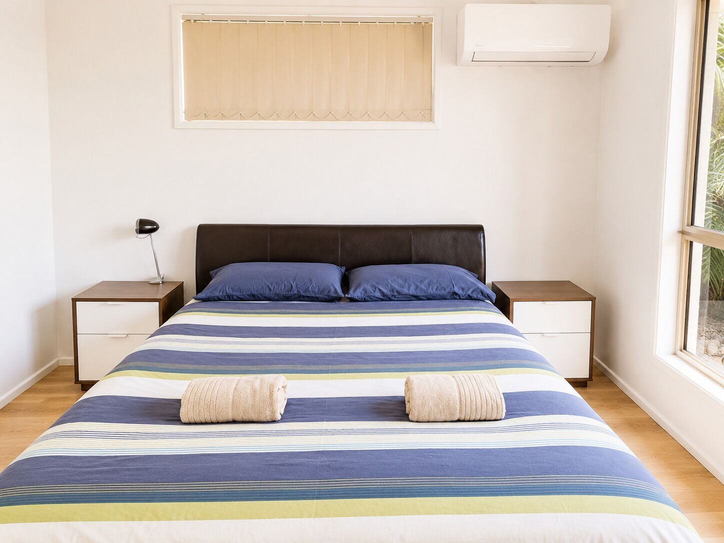4 bedrooms, iron/ironing board, bed sheets
