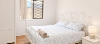 Mt Gravatt Affordable 4 BR Family Home | Sleep 8