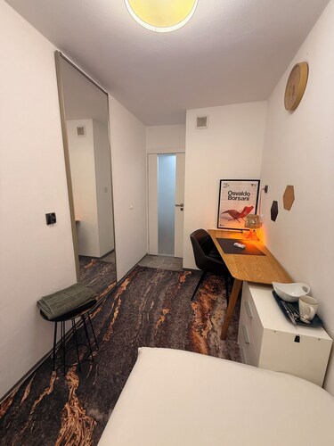 Sloth Room W.01.S  - Bedroom with with a shared bathroom in Warszawa