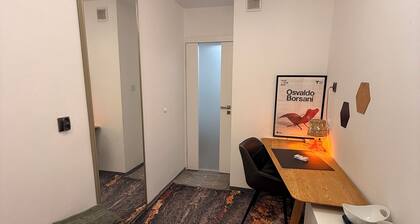 Sloth Room W.01.S - Bedroom with with a shared bathroom in Warszawa