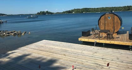Property with sauna and jetty near Grisslehamn