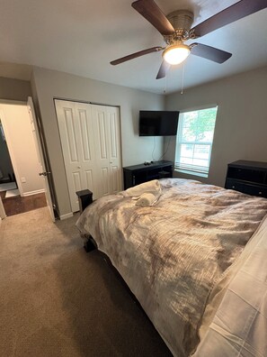 Room - Charming 3BR Atlanta Bungalow Peaceful & Full of Character minutes from it all (Atlanta)