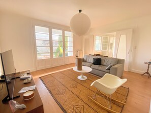 Living area - Family home 2 minutes from the beach. Sailing and surfing schools nearby. (Dolus-d'Oléron)