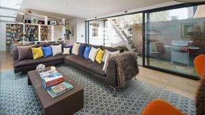 House - Park View 5 Bedroom Home With Solent Park Views (Cowes)