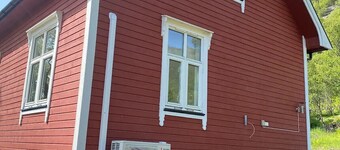 Charming cottage with seaview in Senja