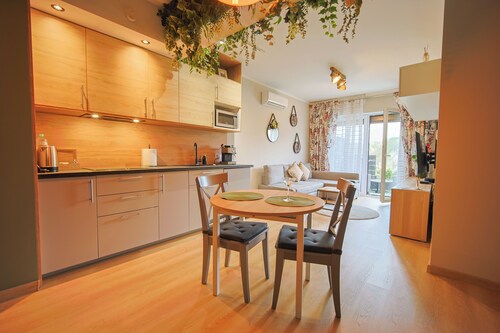 Oliwkowy – Stylish Apartment with a Natural Atmosphere Czestochowa City Break