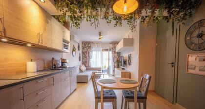 Oliwkowy – Stylish Apartment with a Natural Atmosphere Czestochowa City Break