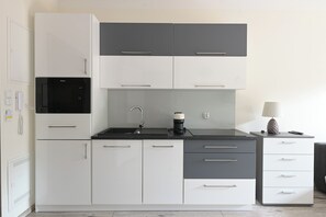Classic Apartment | Private kitchen - Apartt by Q4 Apartments (Łeba)