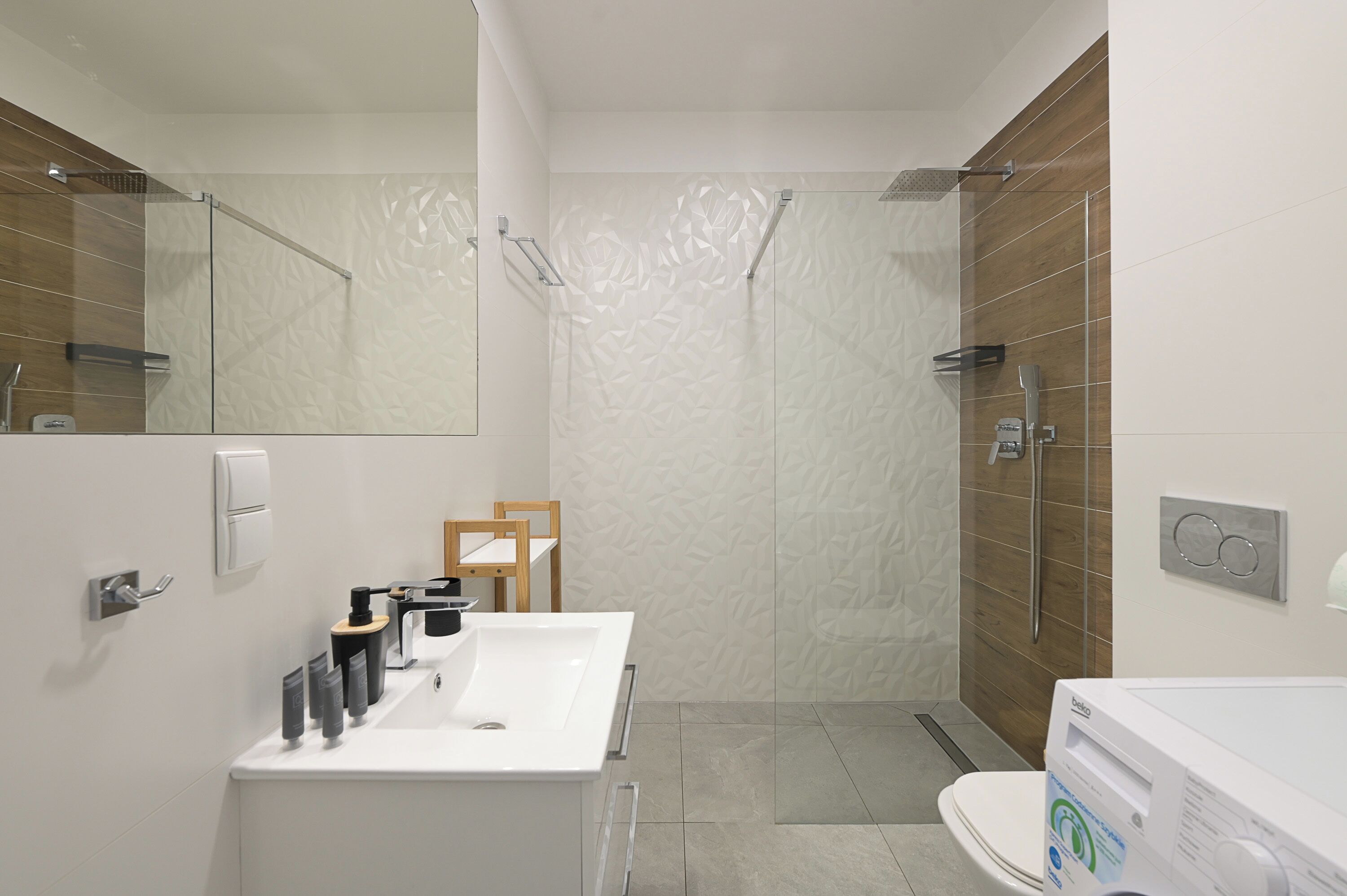 Classic Apartment | Bathroom