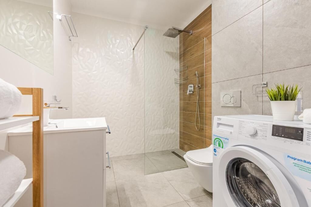Deluxe Apartment, Balcony, City View | Bathroom