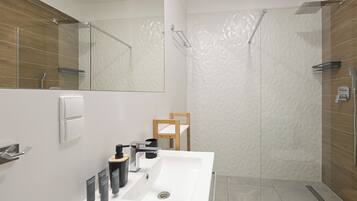 Classic Apartment | Bathroom