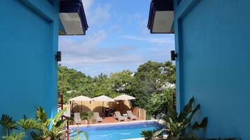 Premium-Doppelzimmer, Poolblick | Pool | Außenpool