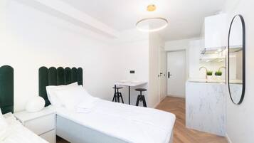 Superior Studio | Desk, laptop workspace, free WiFi