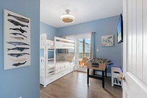 Iron/ironing board, WiFi, bed sheets, wheelchair access - Oceanfront 4 bedroom home with Elevator, Jacuzzi, Grill, Arcades, & EV charger! (Port St. Joe)