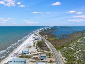 Beach - Oceanfront 4 bedroom home with Elevator, Jacuzzi, Grill, Arcades, & EV charger! (Port St. Joe)