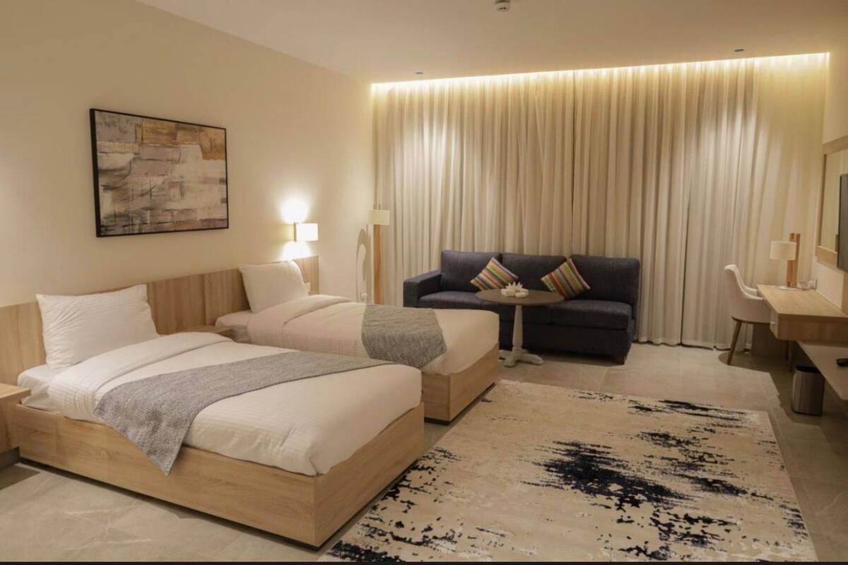 Standard Twin Room, City View | Iron/ironing board