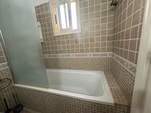 Bathroom - Elysia Park Pafos (Paphos)