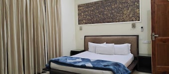 Kangra Hotel Downtown nr. Housing Colony