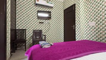 Deluxe Double Room, Balcony, Garden View