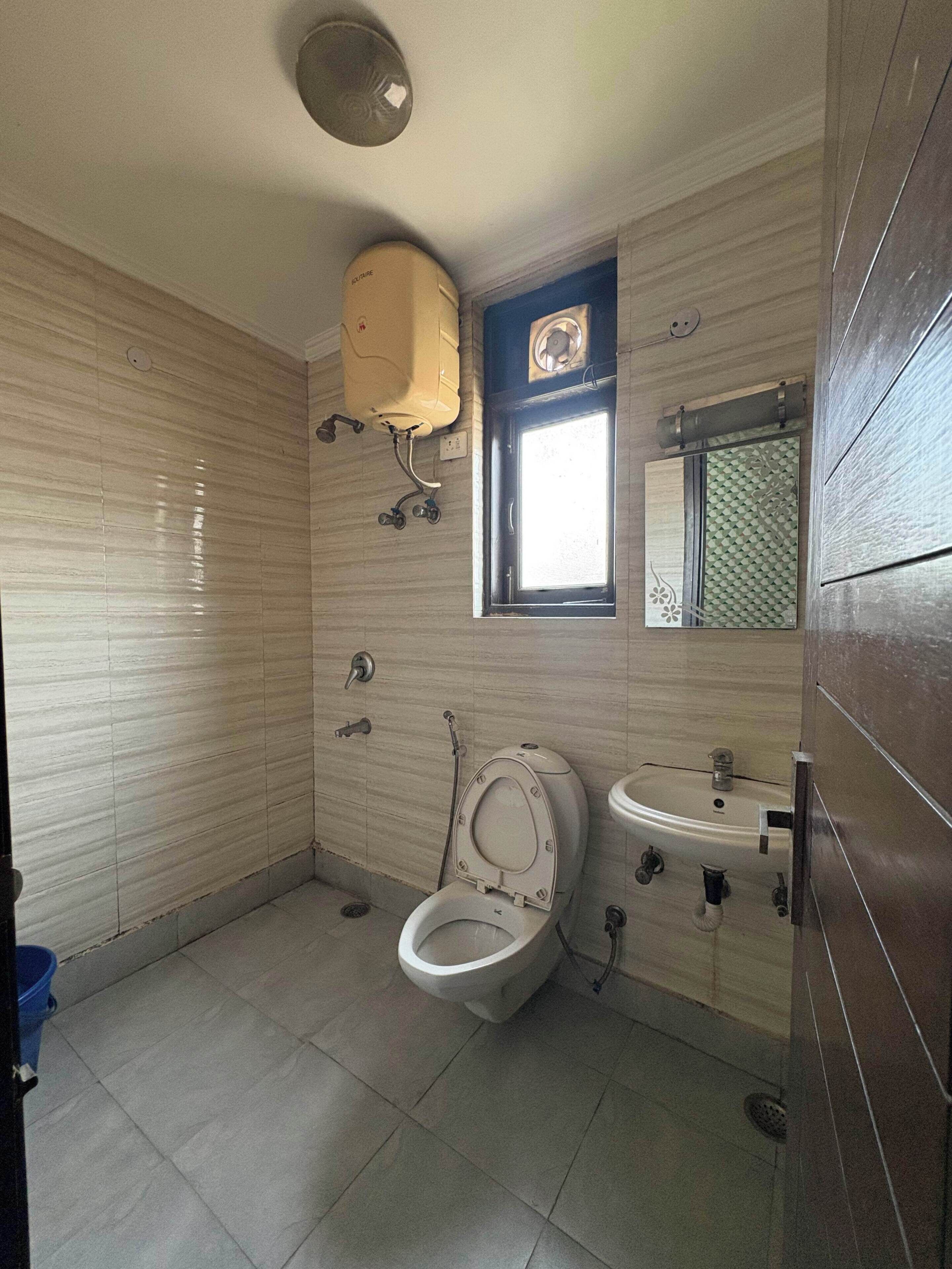 Deluxe Double Room, Balcony, Garden View | Bathroom | Shower, free toiletries, towels, soap