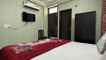 Deluxe Double Room, Balcony, Garden View