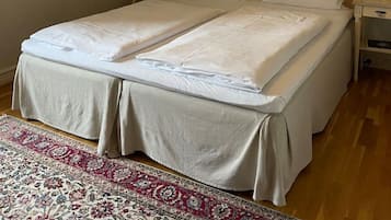 WiFi, bed sheets