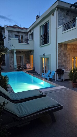 Utomhuspool