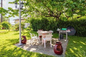 Outdoor dining - L'instant Rose - Escapade Champêtre (Grazac)