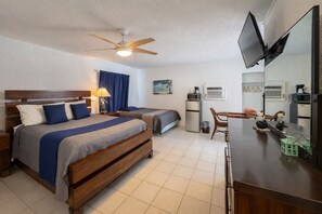 Room - Deluxe Double Queen Room - Ocean Front (Christiansted)