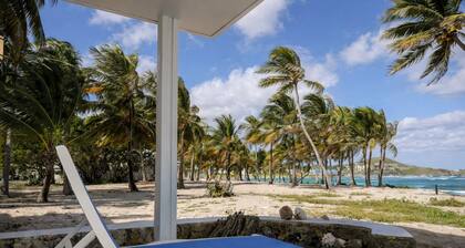 Palms Resort & Beach - Deluxe Queen Room