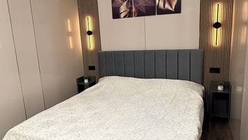 1 bedroom, WiFi, bed sheets