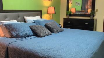 3 habitaciones, escritorio, tabla de planchar con plancha y wifi gratis
