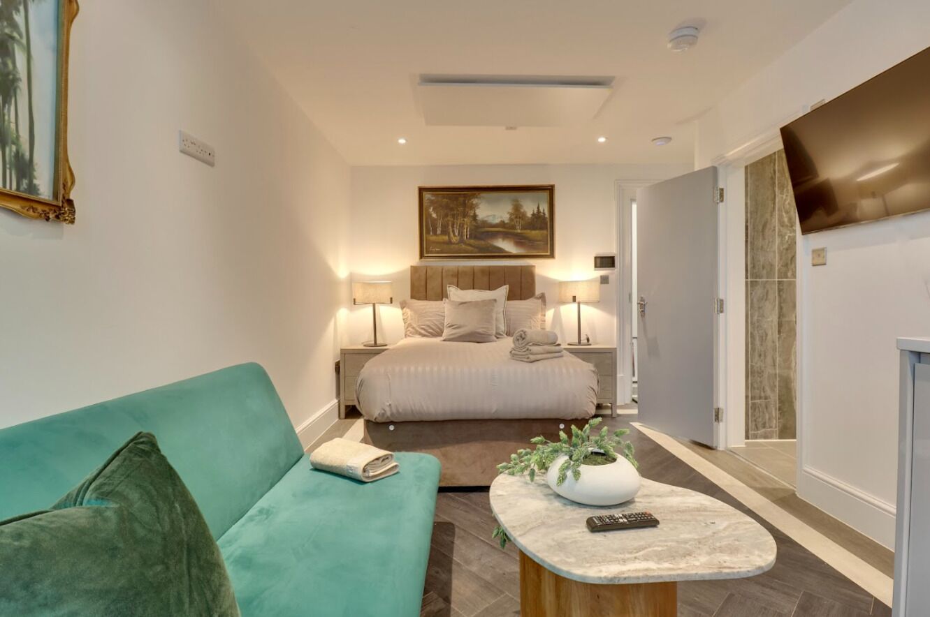 Deluxe Apartment
