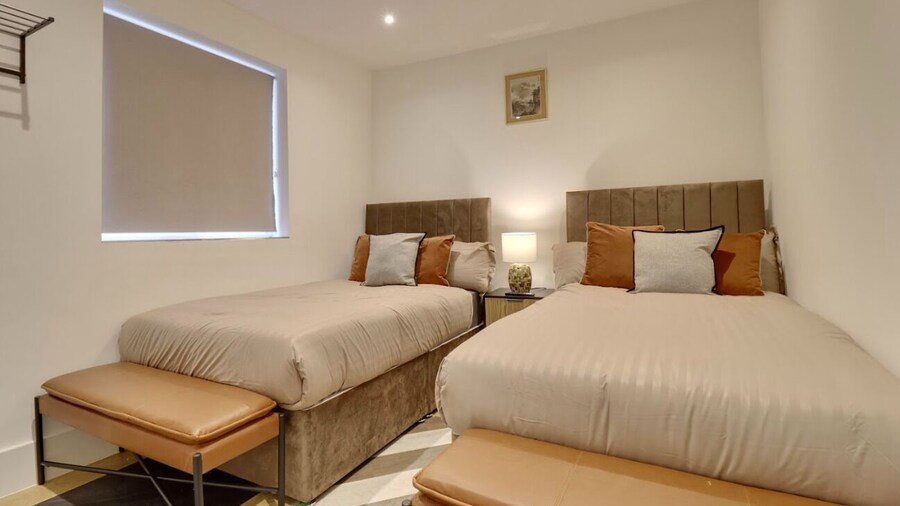 QE2 Loft Apartments