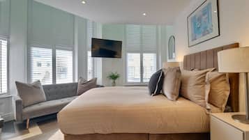 Iron/ironing board, free WiFi, bed sheets