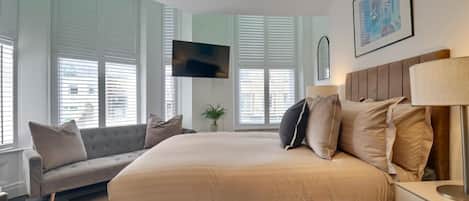 Deluxe Apartment | Iron/ironing board, free WiFi, bed sheets