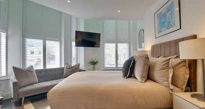QE2 Loft Apartments