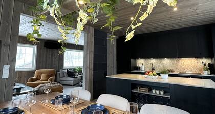 Newly renovated house close to everything