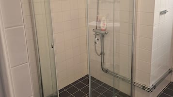 Dortoir Partagé, 1 chambre, accessible aux personnes à mobilité réduite | Salle de bain