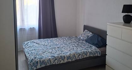 Room-cozy Room in Charming Farsta Apartm