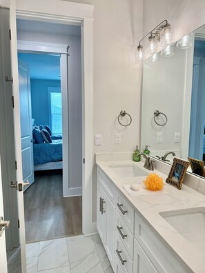 Bathroom - Luxury Coastal Retreat Near Beach & Bay Private Pool + Tesla Charger (Port St. Joe)