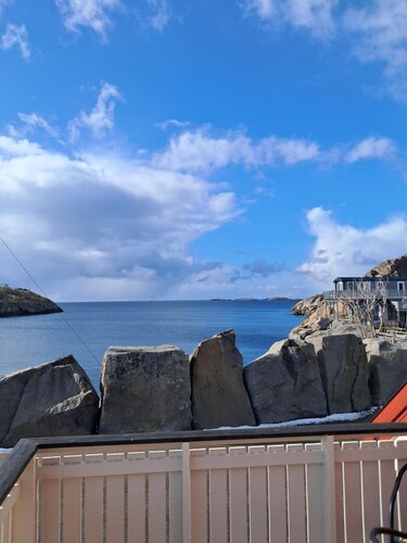 Henningsvær Harbour Retreat