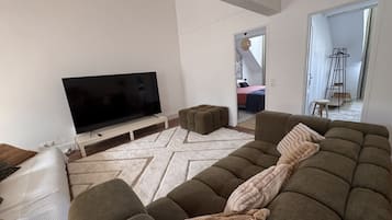Family Suite, Private Bathroom, City View | Wi-fi percuma