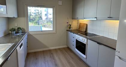 Central 3 bedroom apartment with parking
